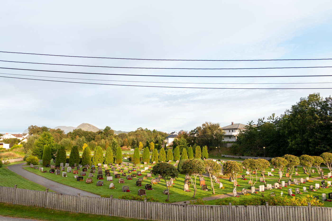 Oversiktsbilete Langevåg nye kyrkjegard.